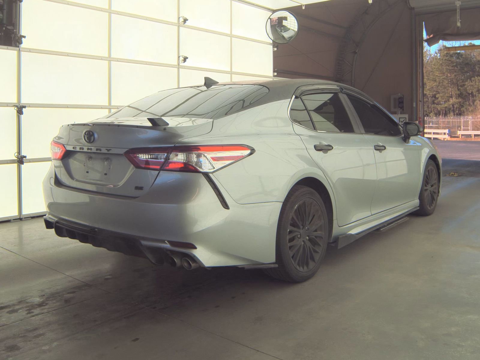 Used 2020 Toyota Camry SE w/ Convenience Package image 6