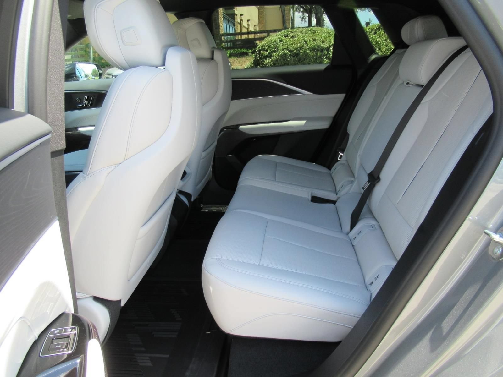 New 2026 Cadillac Lyriq Luxury RWD image 33
