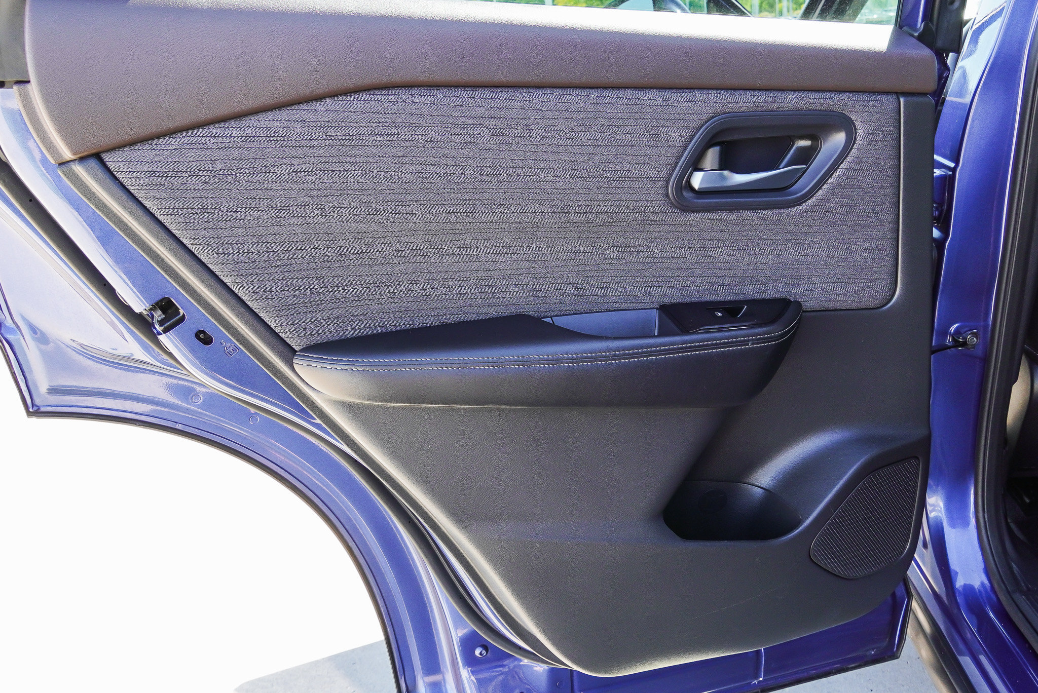 Used 2022 Nissan Rogue SV AWD/4WD image 23