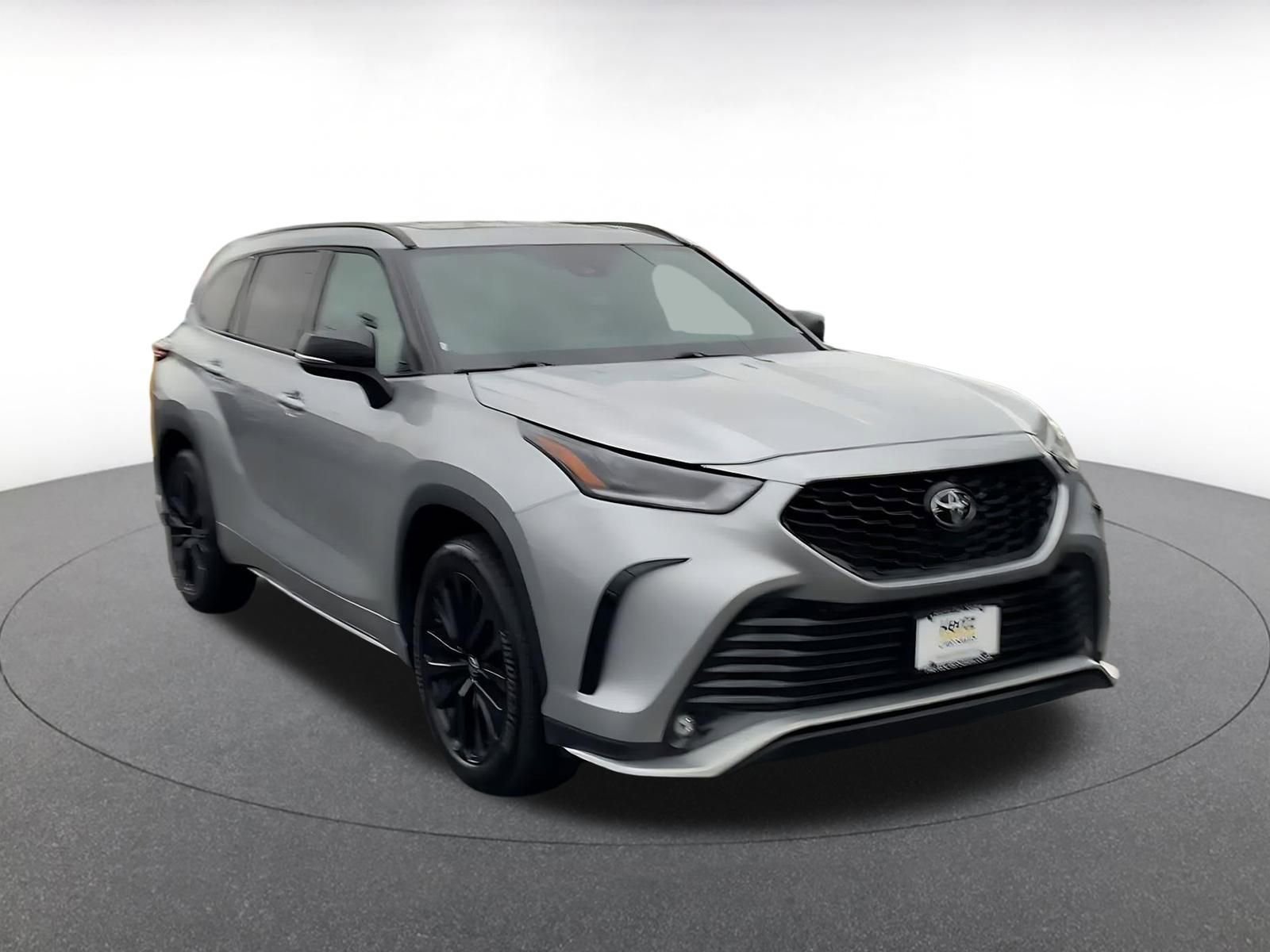 Used 2025 Toyota Highlander XSE image 3