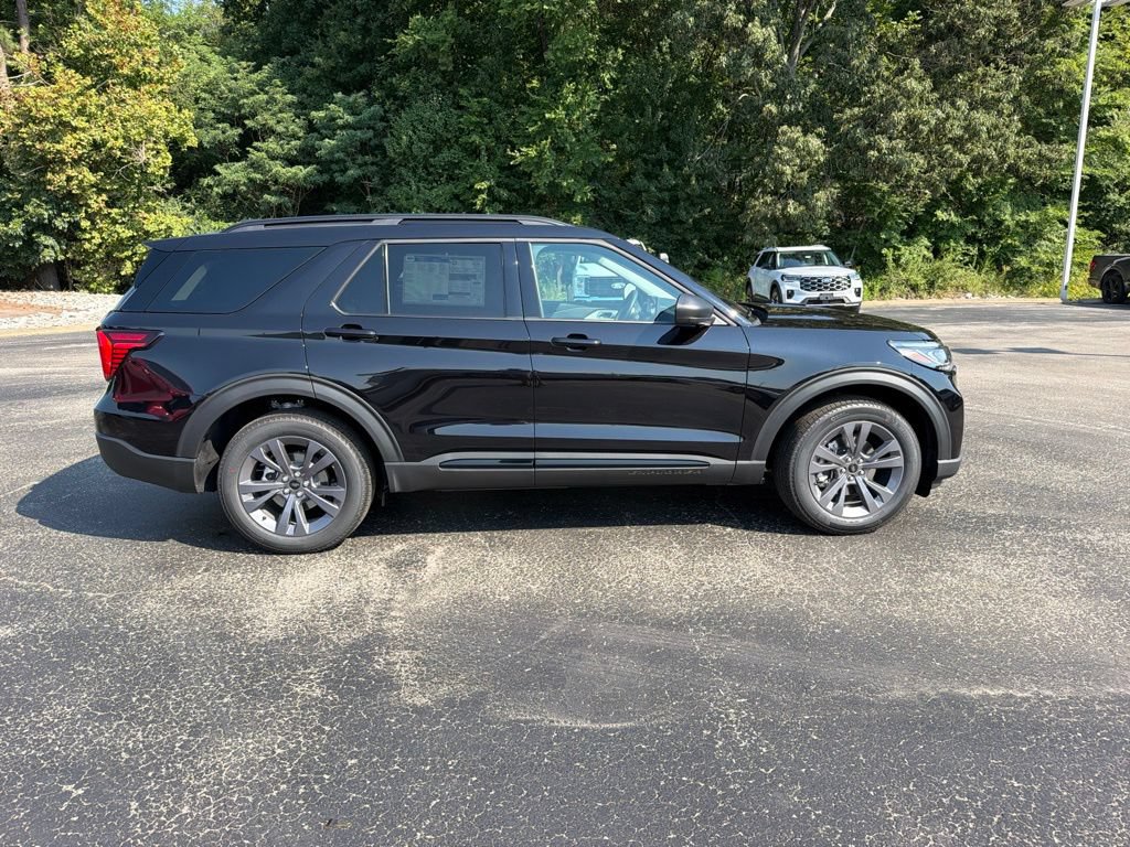 New 2026 Ford Explorer Active w/ Active Comfort Package AWD/4WD image 2