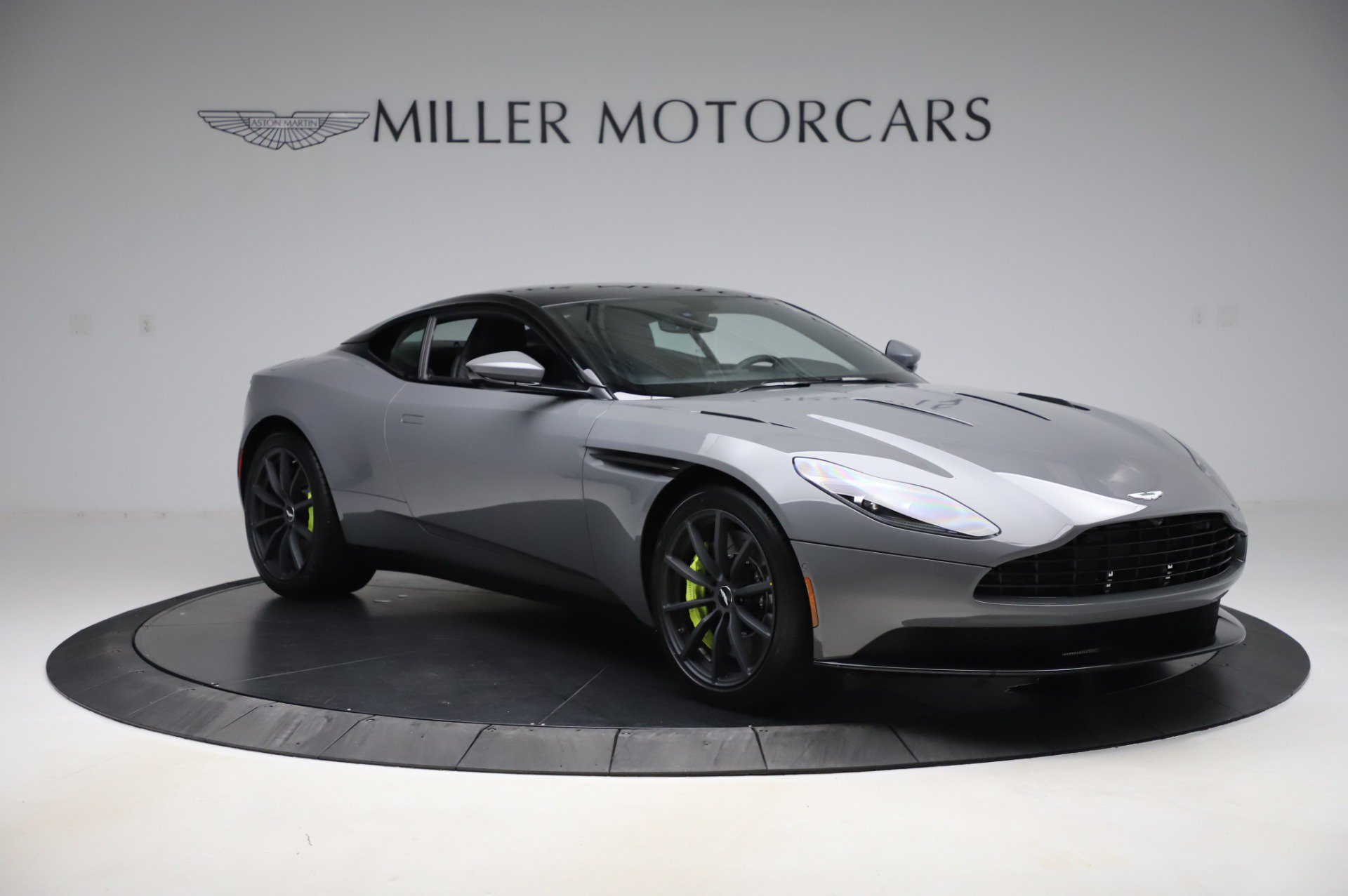 Used 2020 Aston Martin DB11 AMR RWD image 12