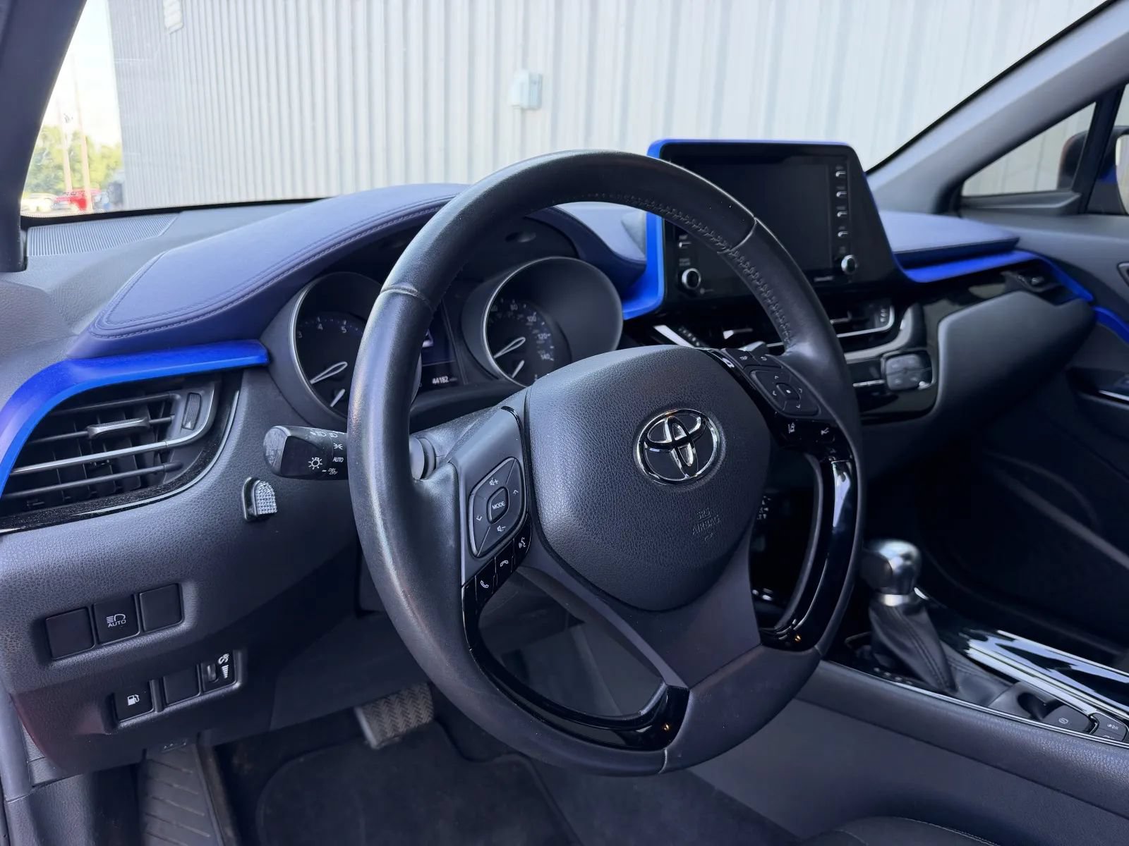 Used 2020 Toyota C-HR XLE FWD image 8