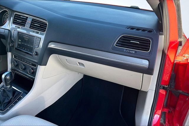 Used 2017 Volkswagen Golf Alltrack S image 25