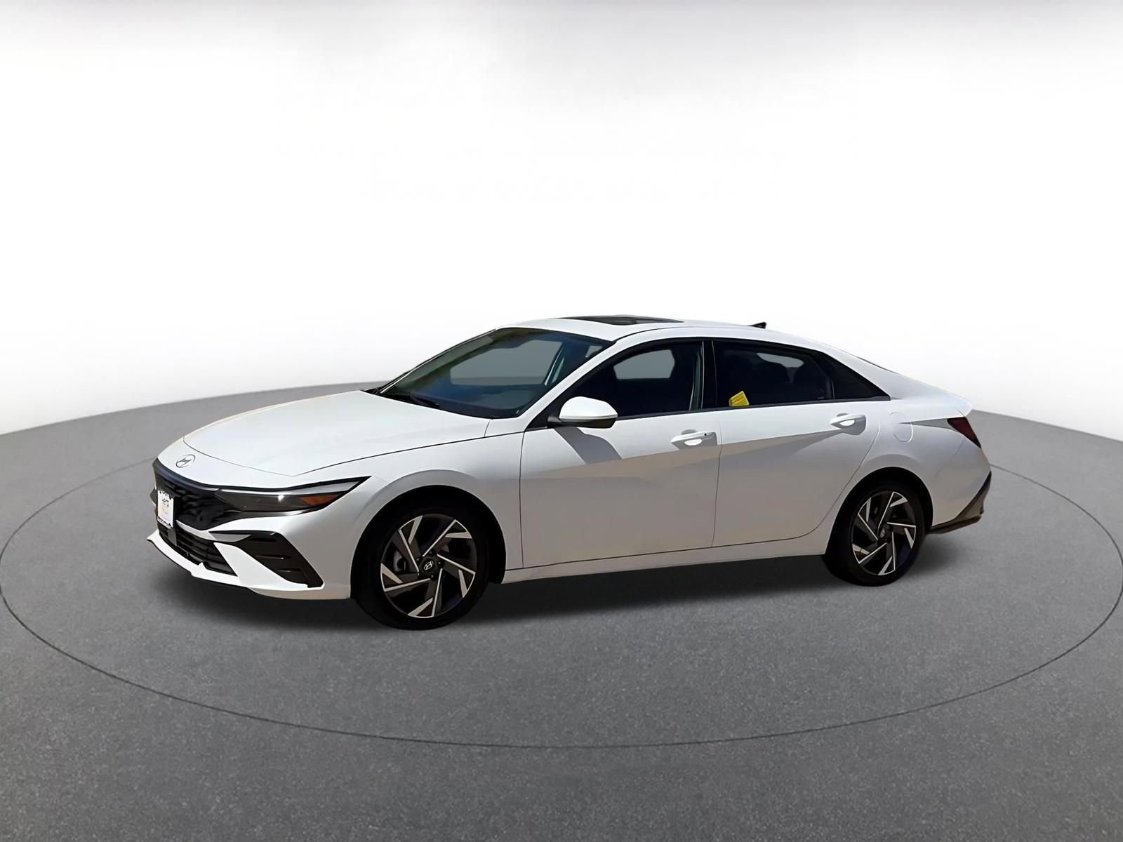 Used 2025 Hyundai Elantra SEL image 8