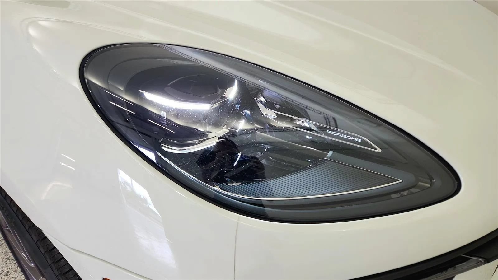 Used 2022 Porsche Macan S AWD/4WD image 14