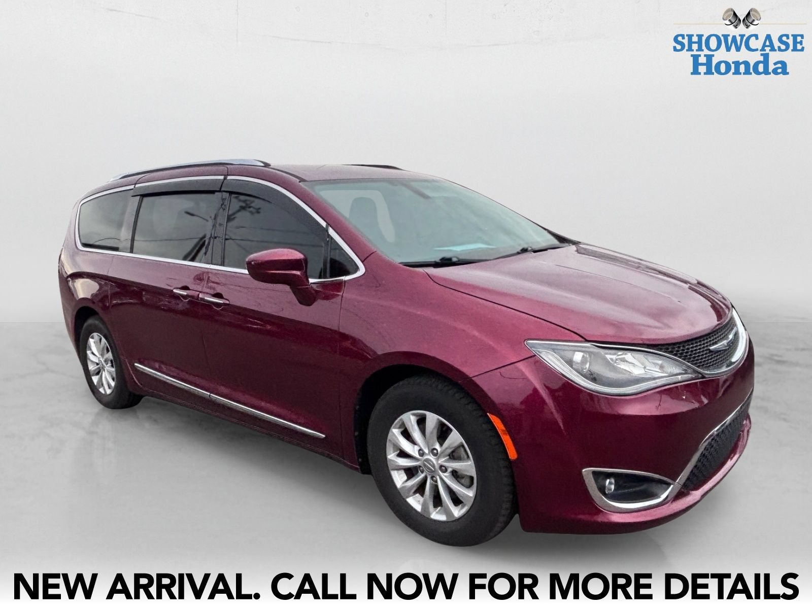 Used 2019 Chrysler Pacifica Touring-L FWD image 6