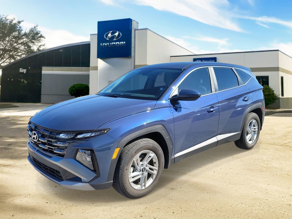 Used 2025 Hyundai Tucson SE image 2