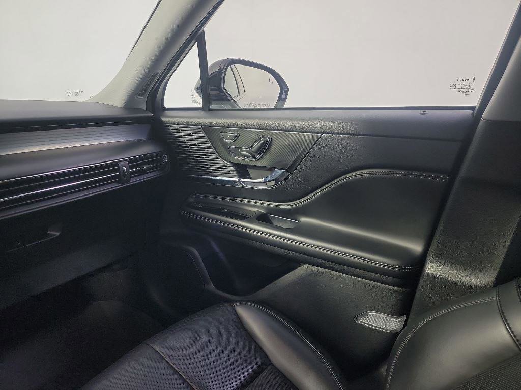 Used 2021 Lincoln Corsair AWD w/ Premium Package image 21