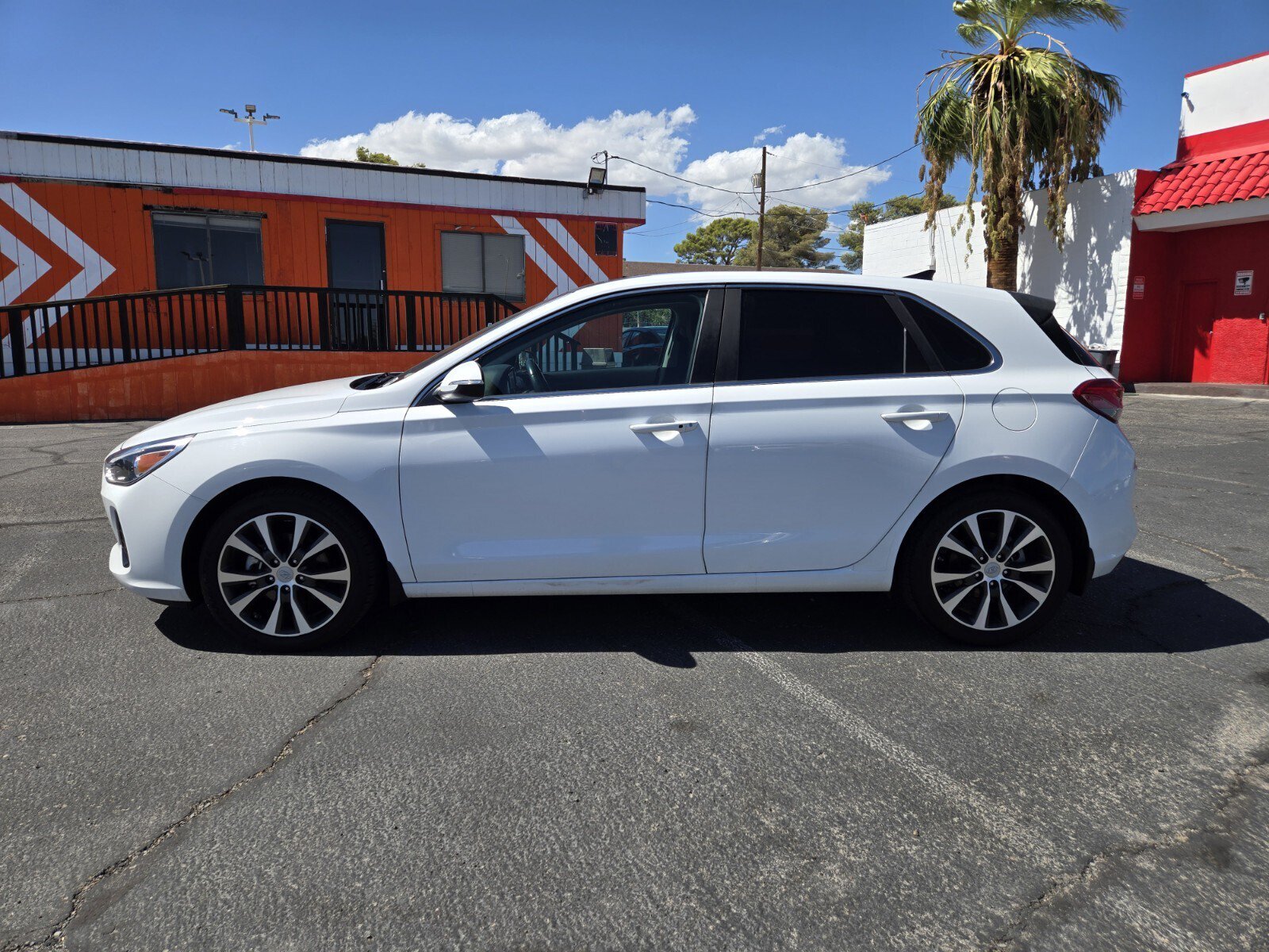 Used 2019 Hyundai Elantra GT w/ Style Package 02 FWD image 2