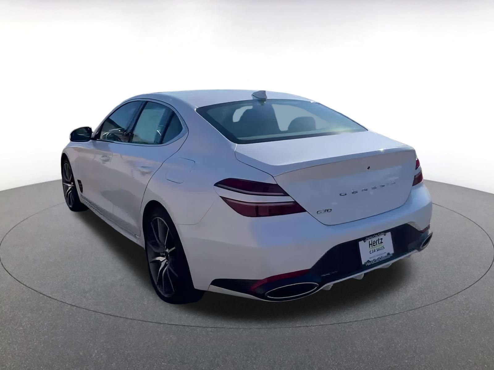 Used 2025 Genesis G70 2.5T image 11