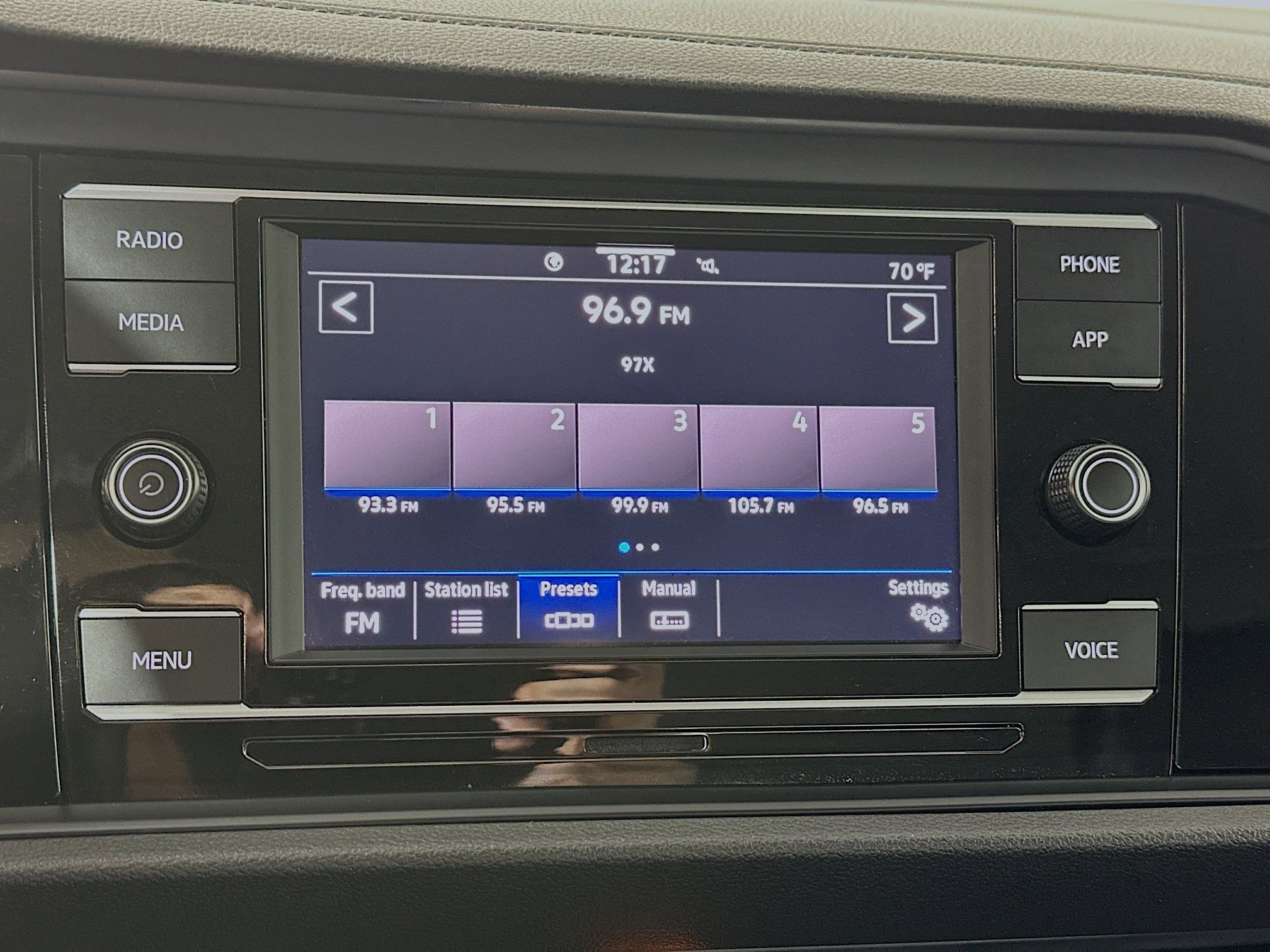 Used 2024 Volkswagen Jetta SE image 14