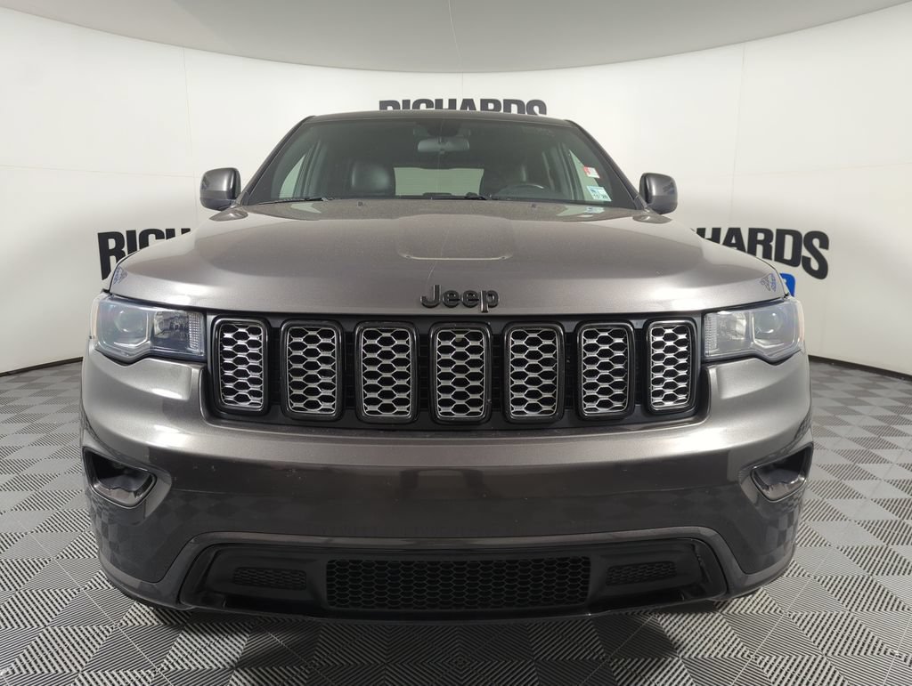 Used 2021 Jeep Grand Cherokee Laredo X RWD image 3
