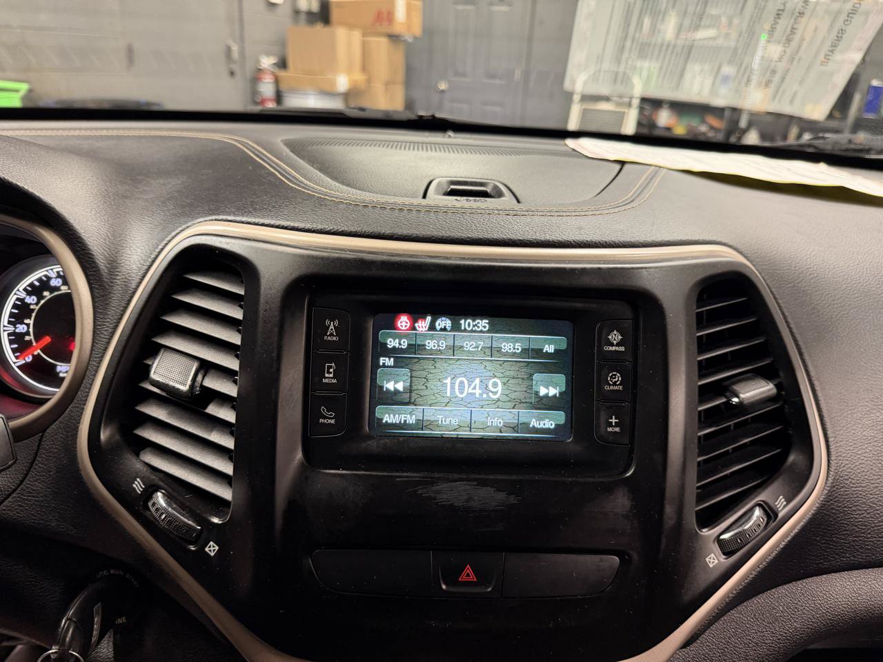 Used 2015 Jeep Cherokee Latitude w/ Cold Weather Group AWD/4WD image 14