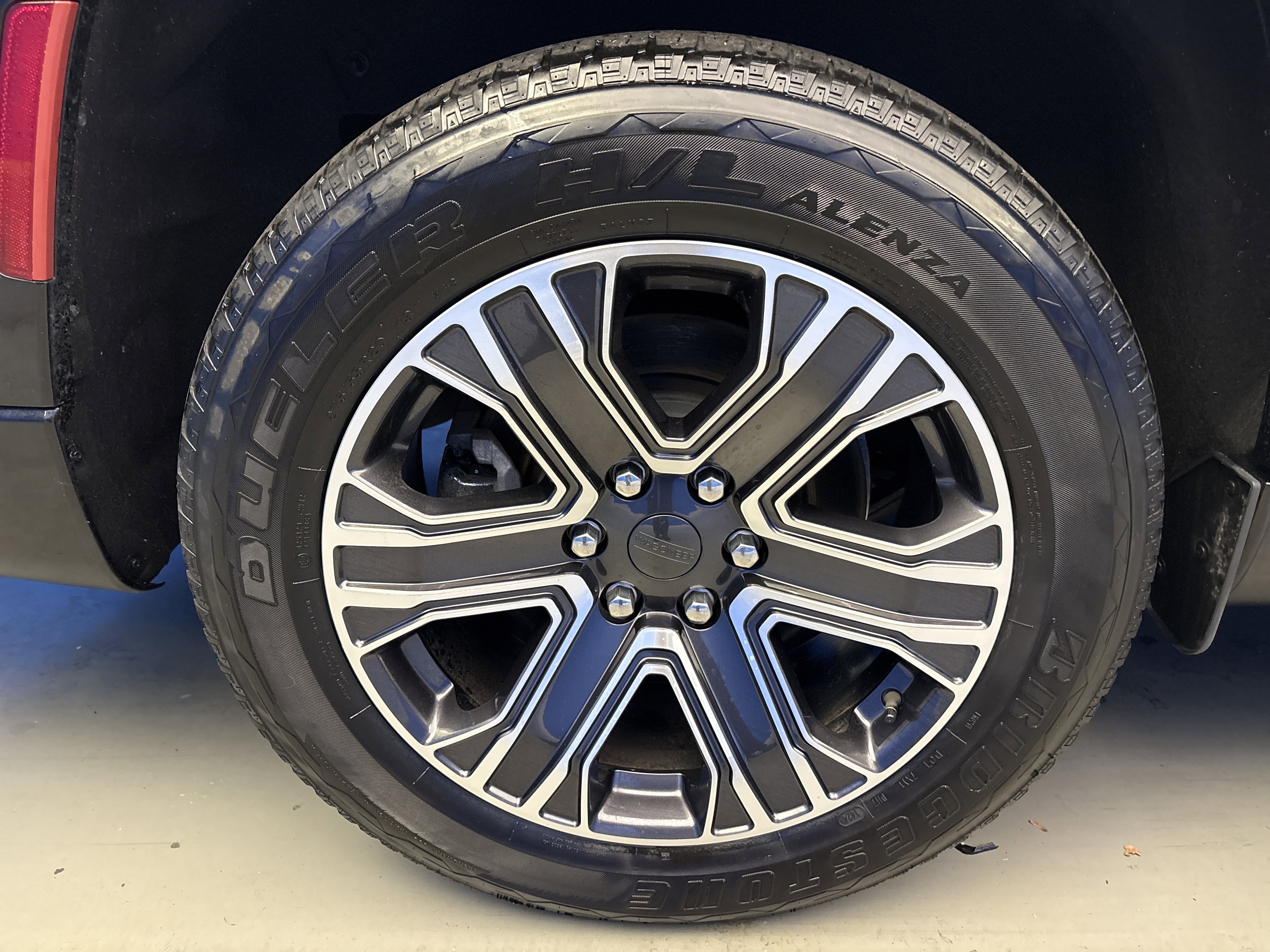 Used 2024 Jeep Wagoneer L Series II w/ Flexible Seating Group image 8