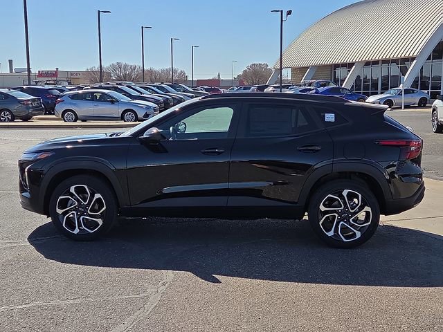 New 2026 Chevrolet Trax RS w/ Driver Confidence Package image 2