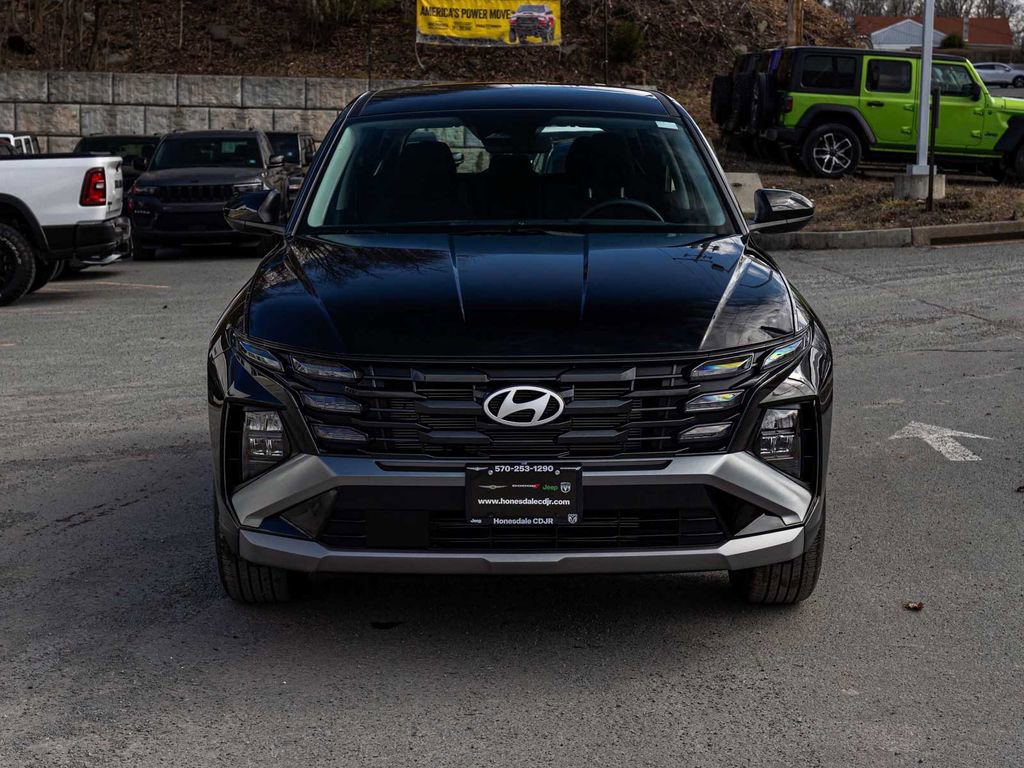 Used 2025 Hyundai Tucson SE image 2