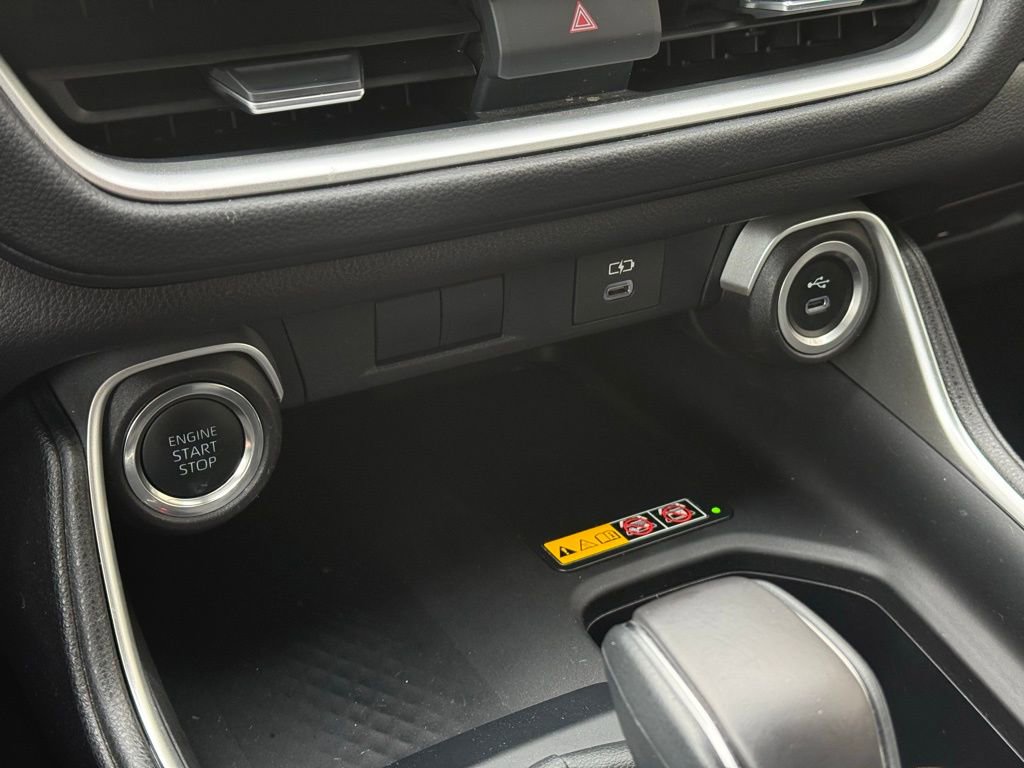 Used 2025 Toyota Grand Highlander AWD image 17