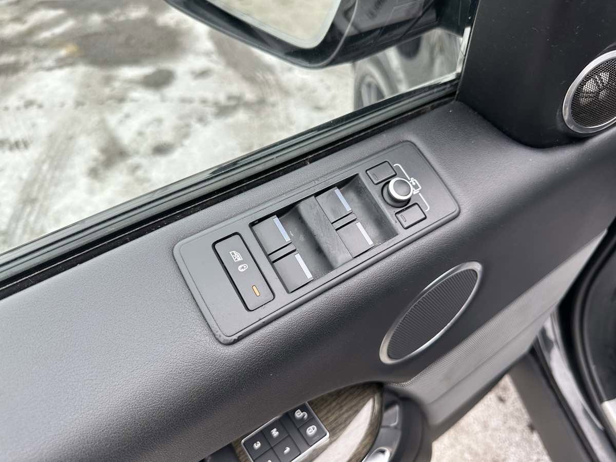 Used 2016 Land Rover Range Rover Sport HSE image 12