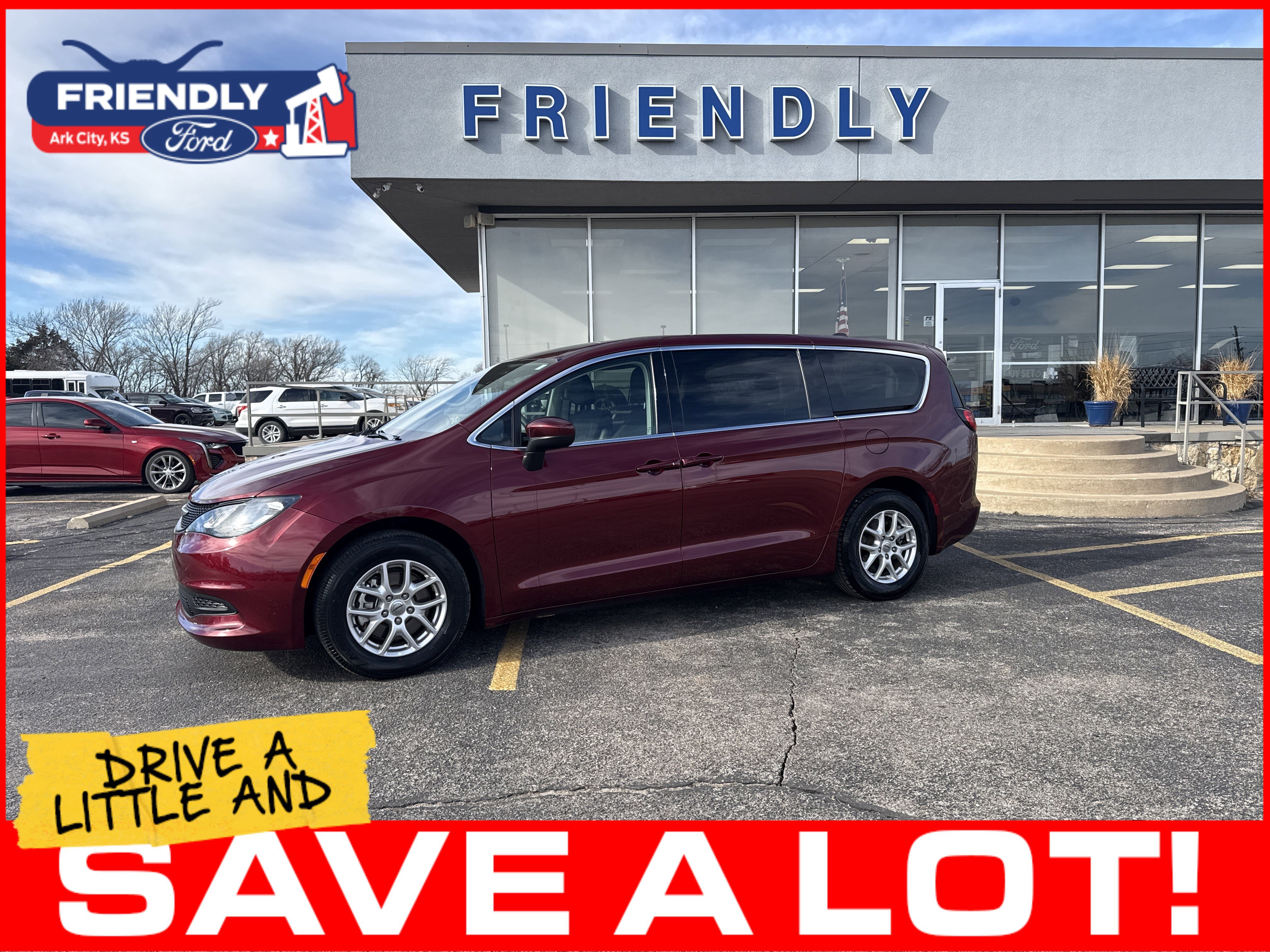 Used 2023 Chrysler Voyager LX FWD image 2