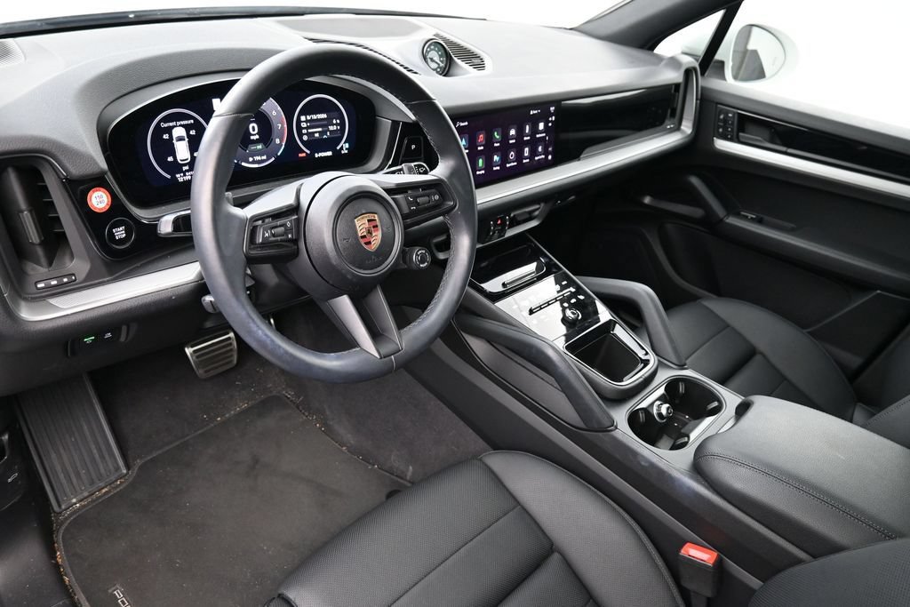 Certified 2025 Porsche Cayenne S AWD/4WD image 4