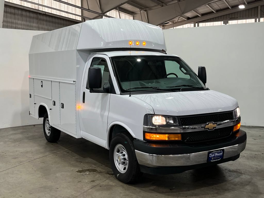 New 2025 Chevrolet Express 3500 w/ Power Convenience Package RWD image 8