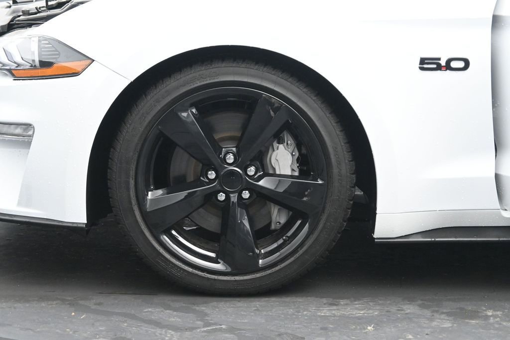 Used 2022 Ford Mustang GT Premium w/ Black Accent Package RWD image 33