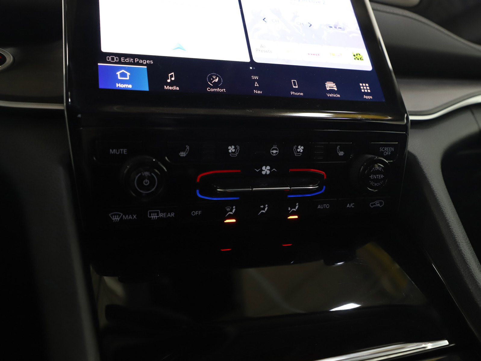 Used 2023 Jeep Grand Cherokee 4WD 4xe w/ Luxury Tech Group II image 22