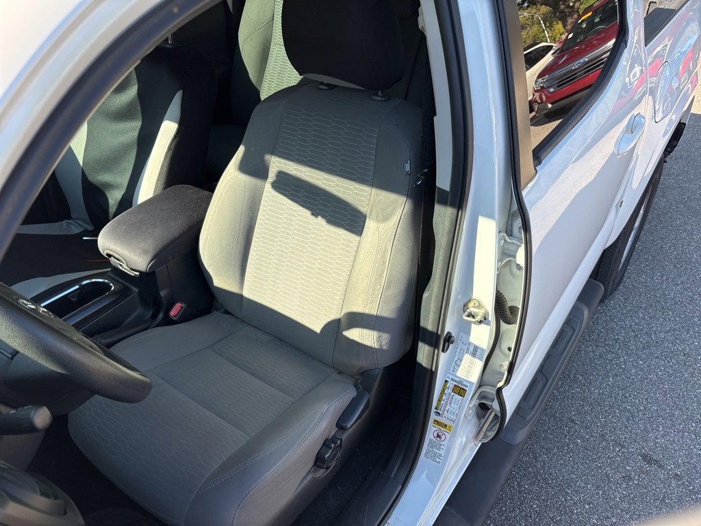 Used 2017 Toyota Tacoma SR image 2