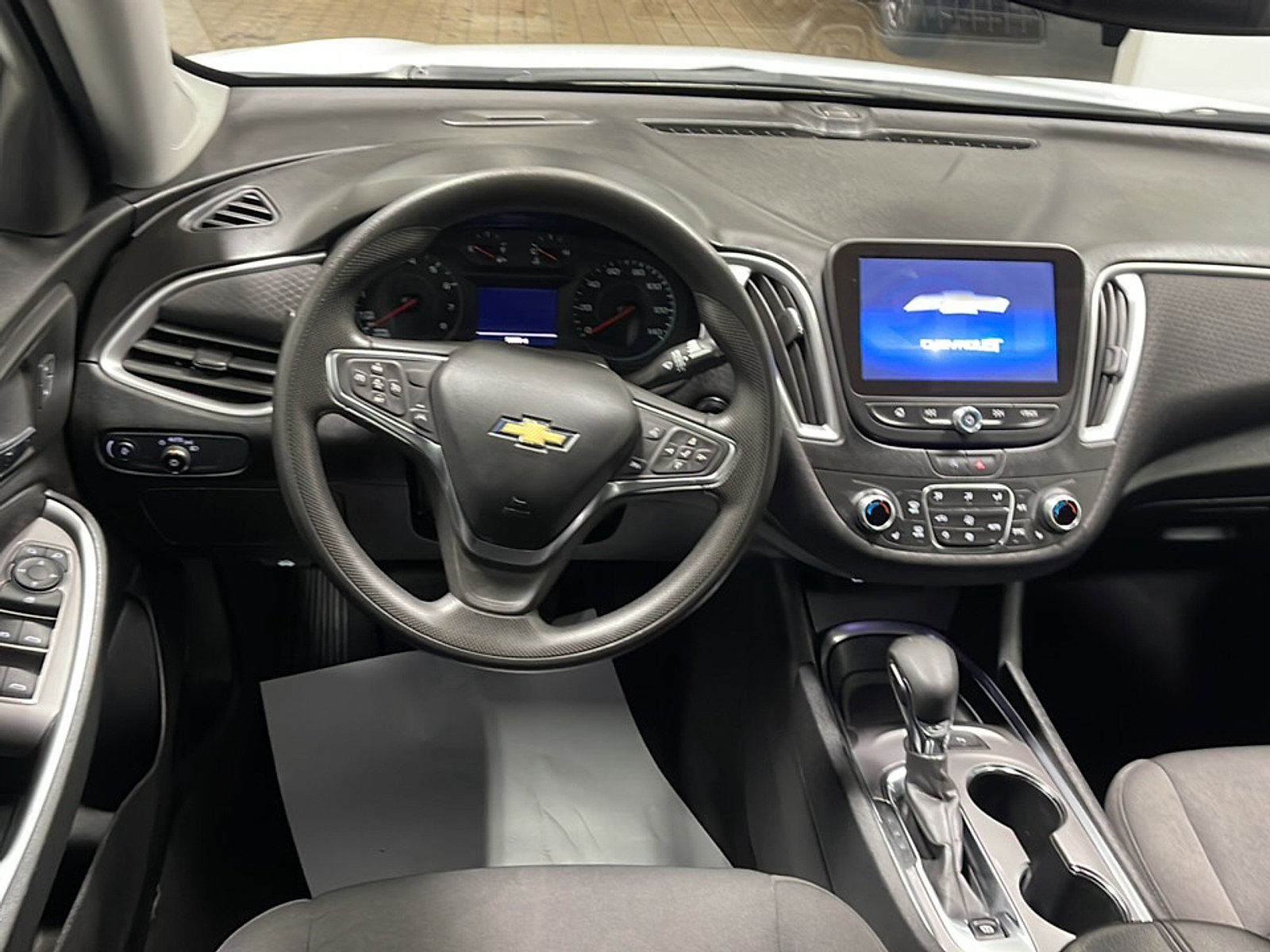 Used 2024 Chevrolet Malibu LT FWD image 3