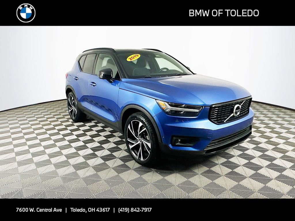 Used 2019 Volvo XC40 T5 R-Design