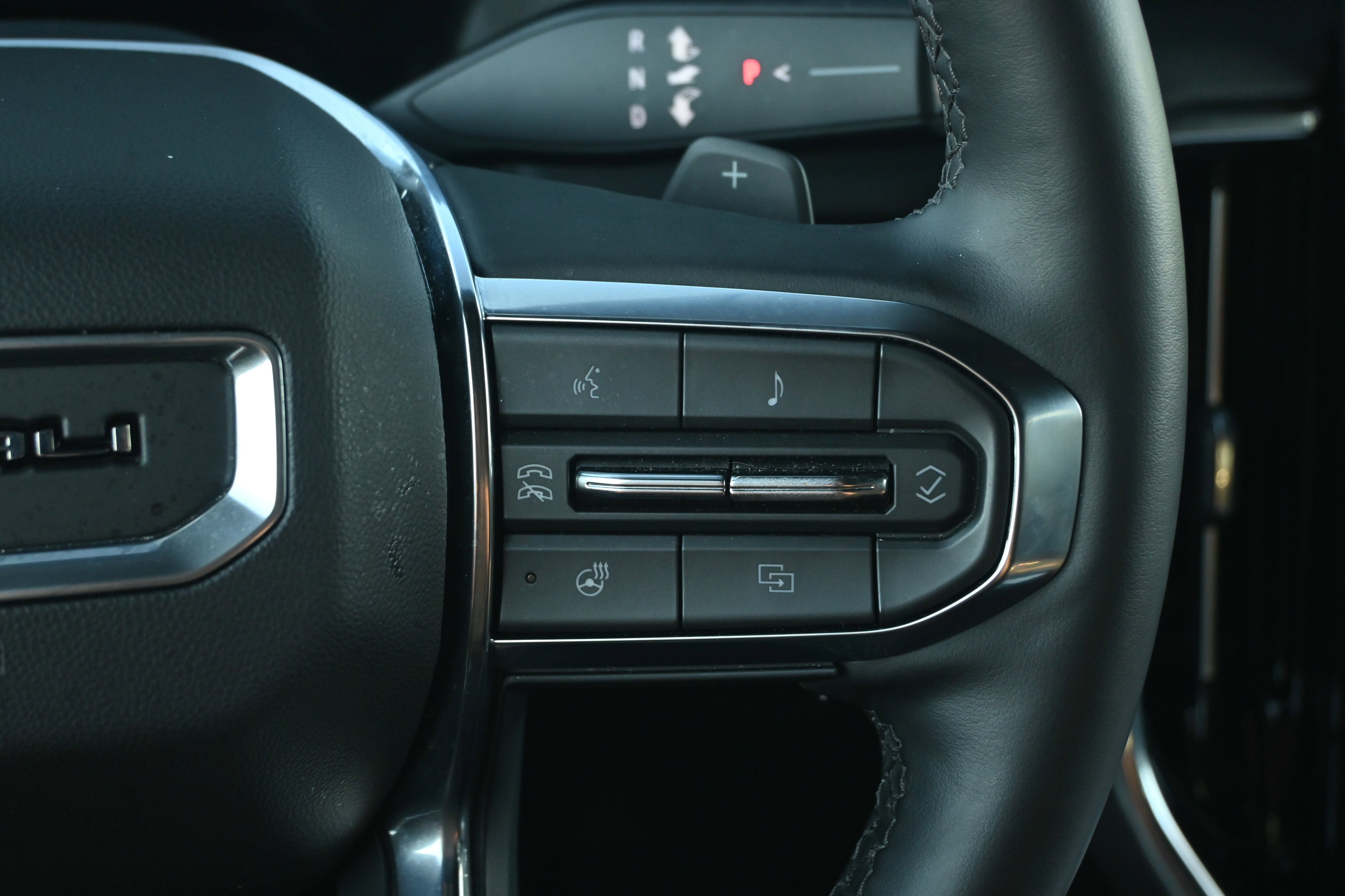 Used 2025 GMC Yukon Denali image 33