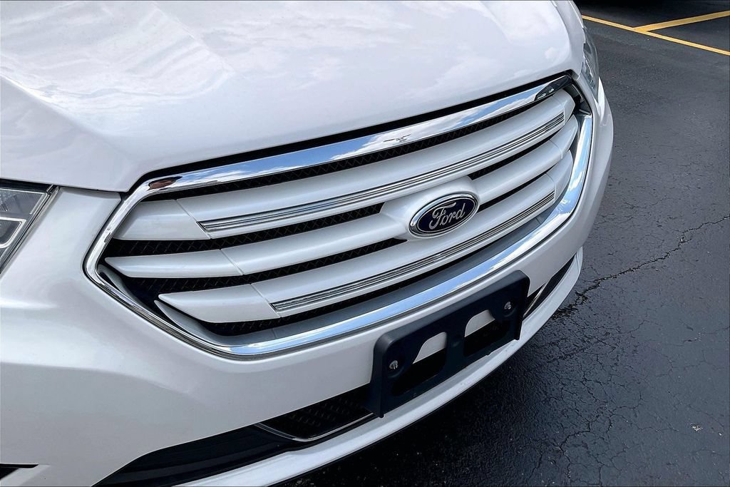 Used 2019 Ford Taurus Limited AWD/4WD image 30