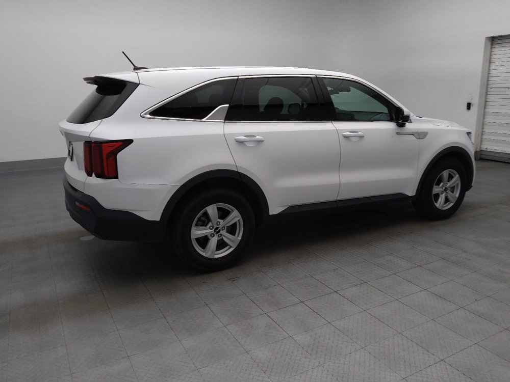 Used 2023 Kia Sorento LX FWD image 10