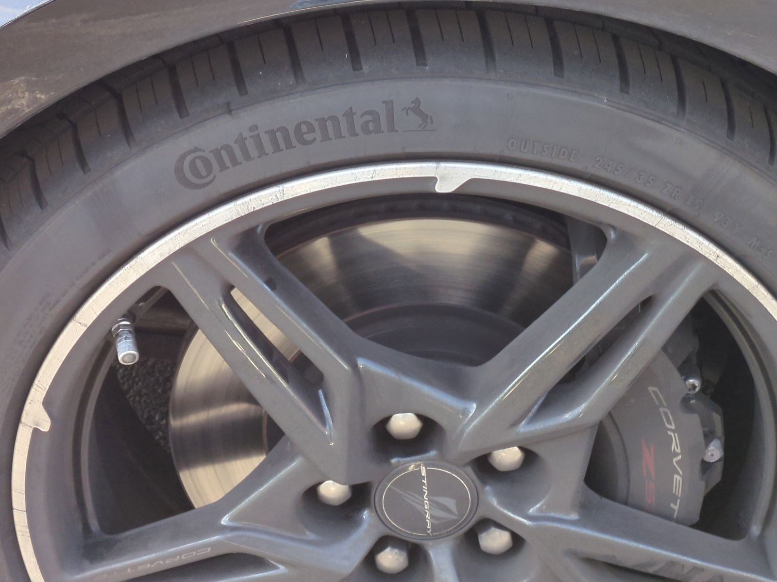 Used 2021 Chevrolet Corvette Stingray Premium Conv w/ Z51 Performance Package image 12