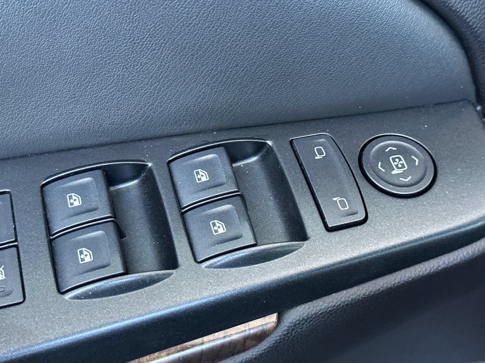 Used 2016 Chevrolet Tahoe LS RWD image 11