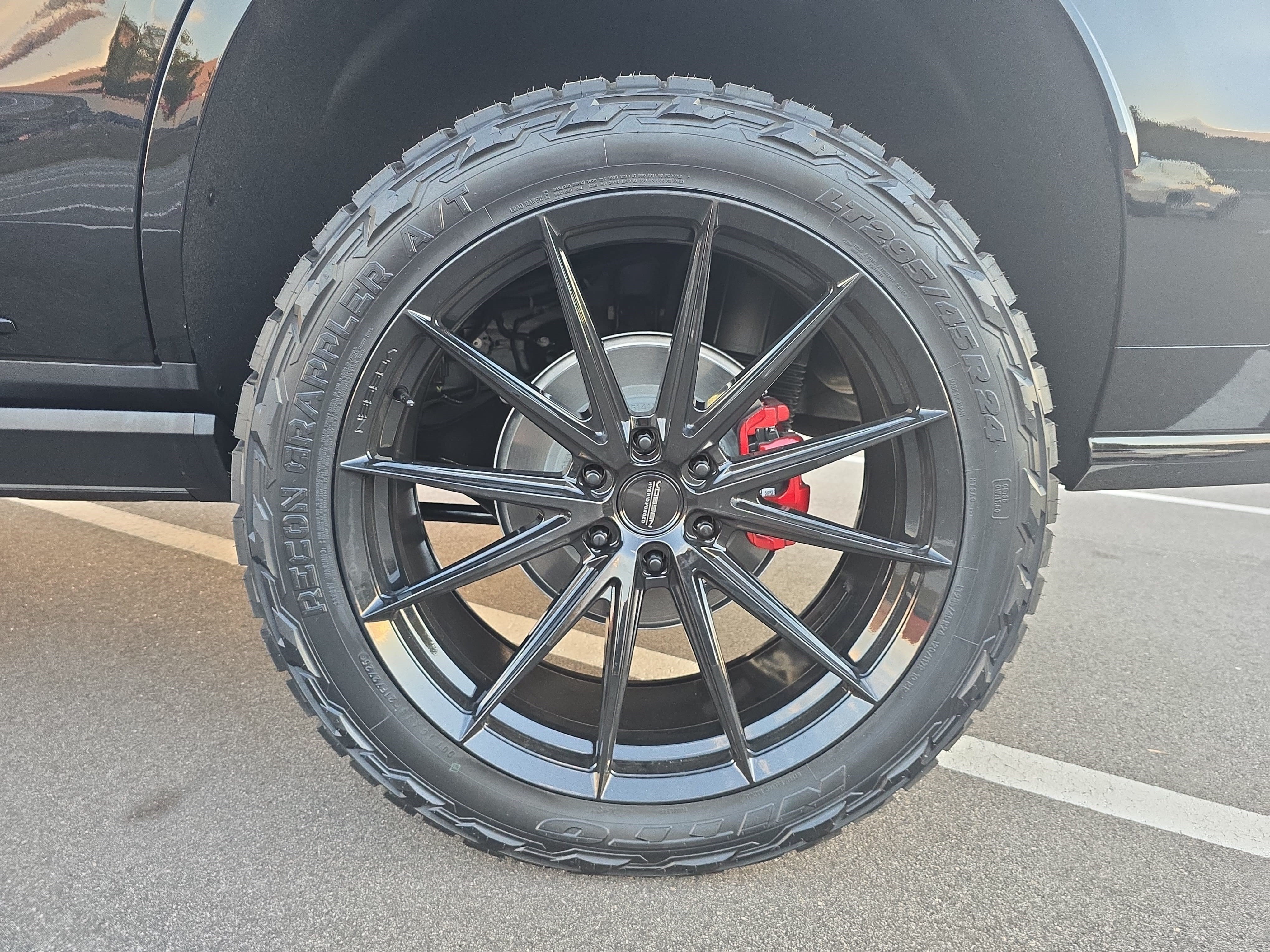 Certified 2026 Cadillac Escalade V AWD/4WD image 35