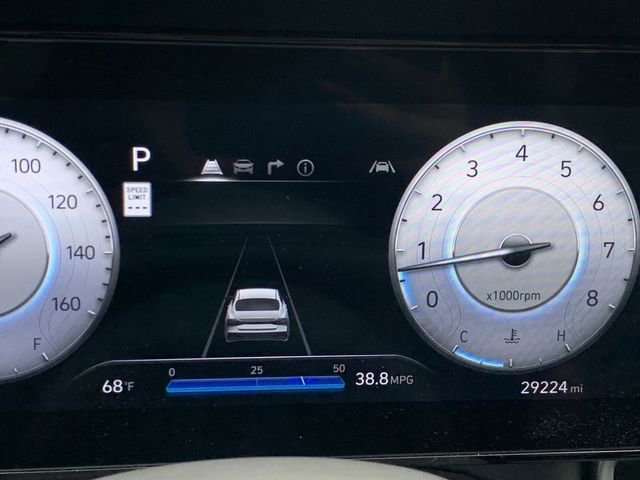 Used 2024 Hyundai Elantra SEL image 20