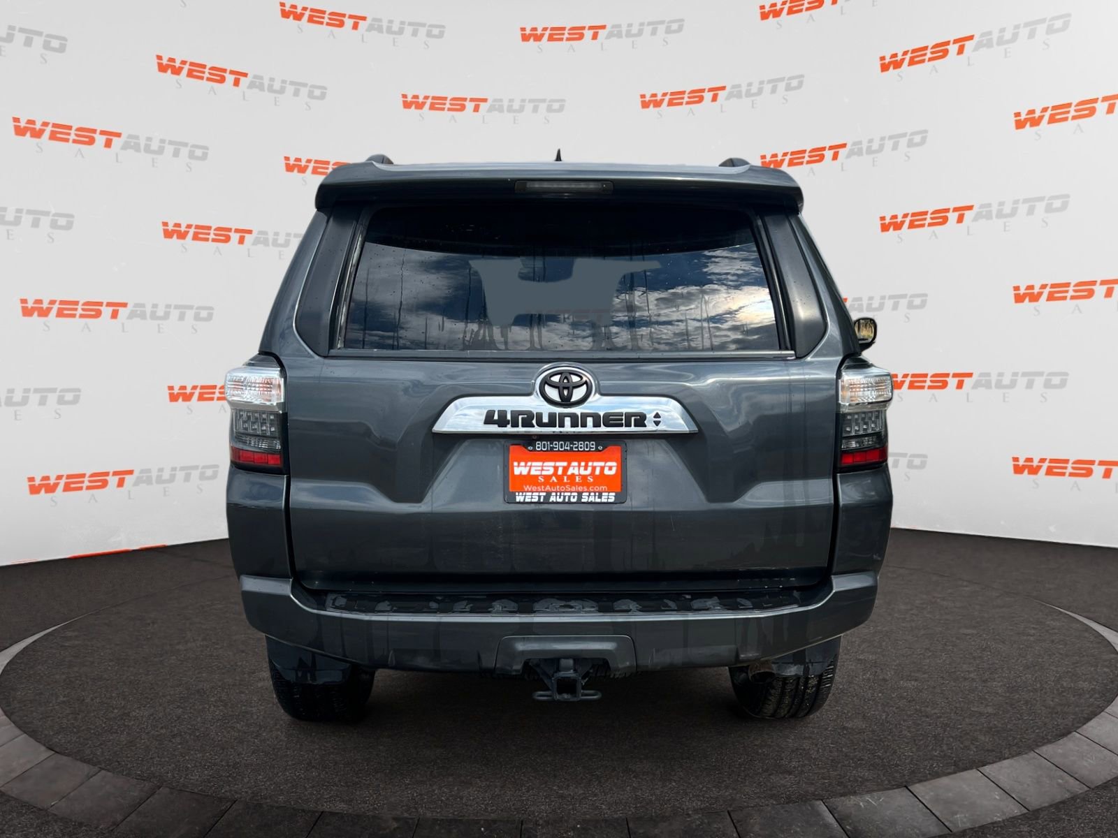 Used 2022 Toyota 4Runner SR5 AWD/4WD image 4
