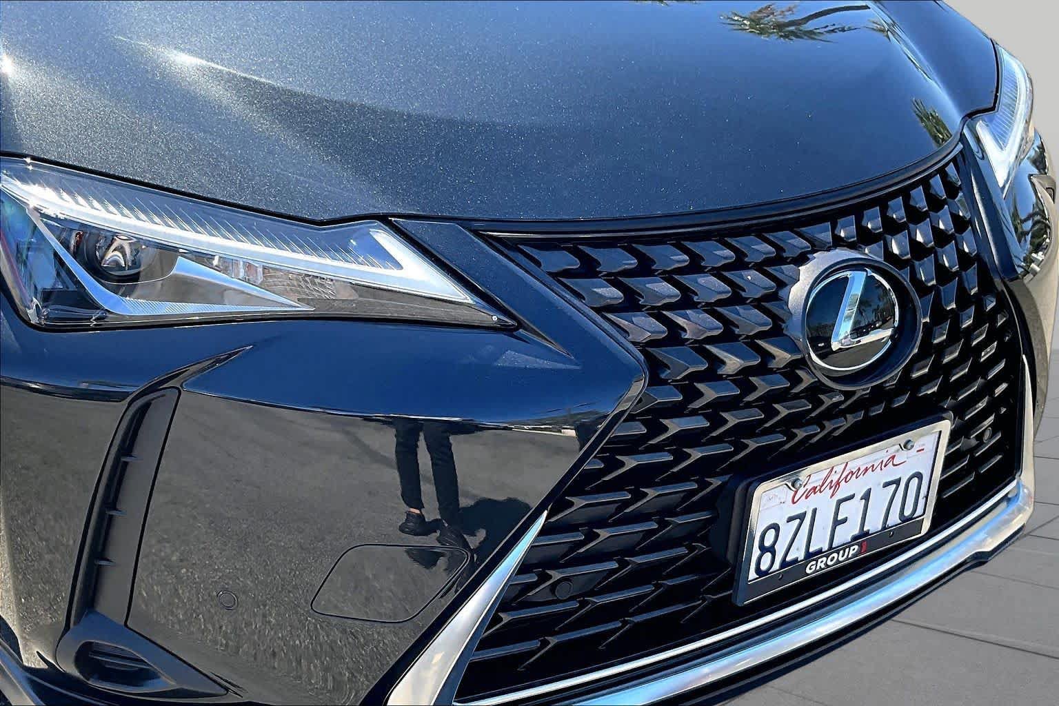 Used 2022 Lexus UX 200 w/ Accessory Package (Z1) FWD image 28