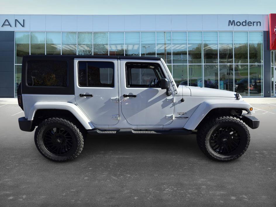 Used 2018 Jeep Wrangler Unlimited Sahara image 4