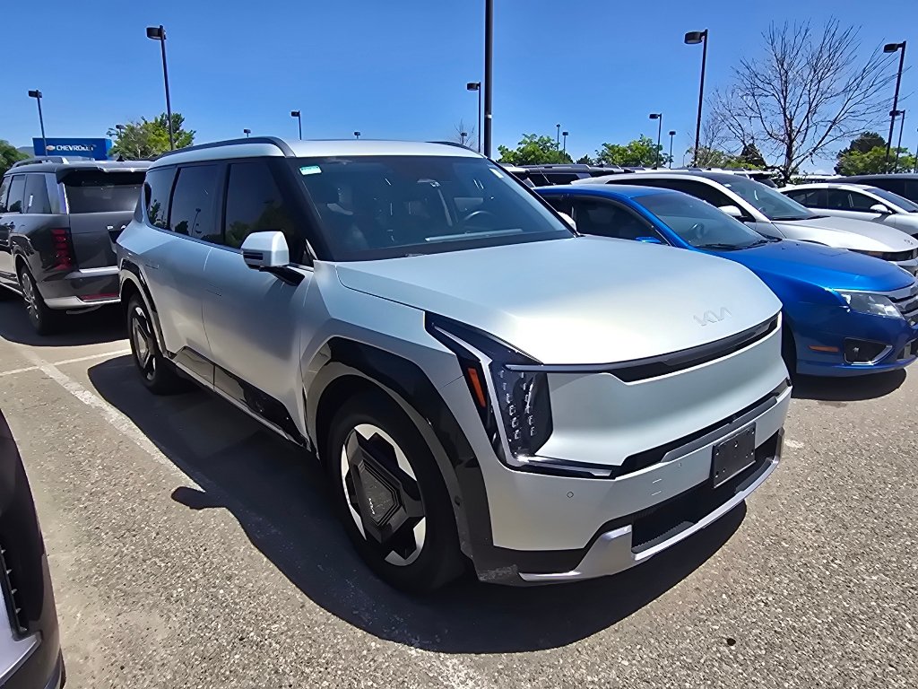 Used 2024 Kia EV9 Land AWD/4WD image 7
