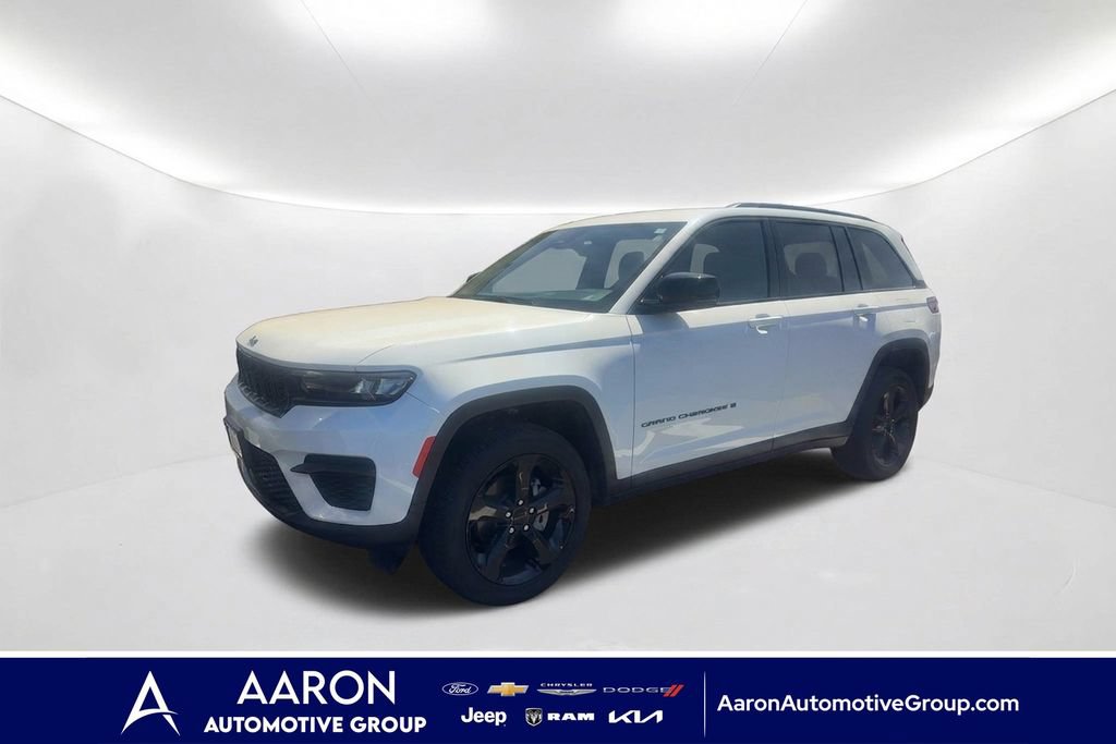 Used 2025 Jeep Grand Cherokee Altitude
