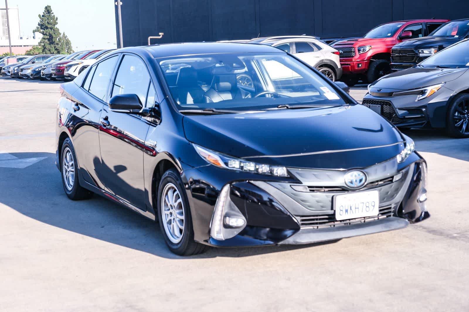 Certified 2020 Toyota Prius Prime Limited w/ Carpet Mat Package FWD image 3