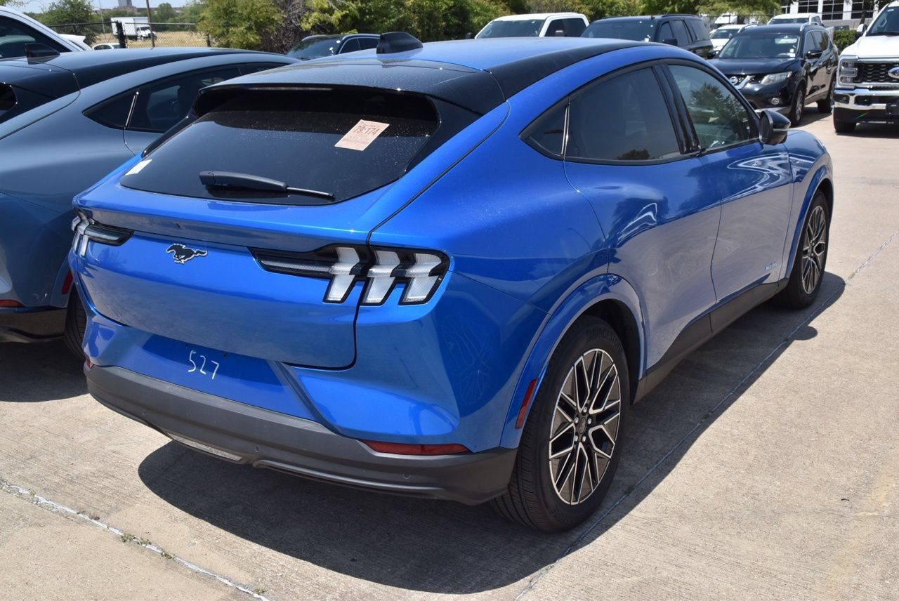 Certified 2025 Ford Mustang Mach-E Premium AWD/4WD image 5