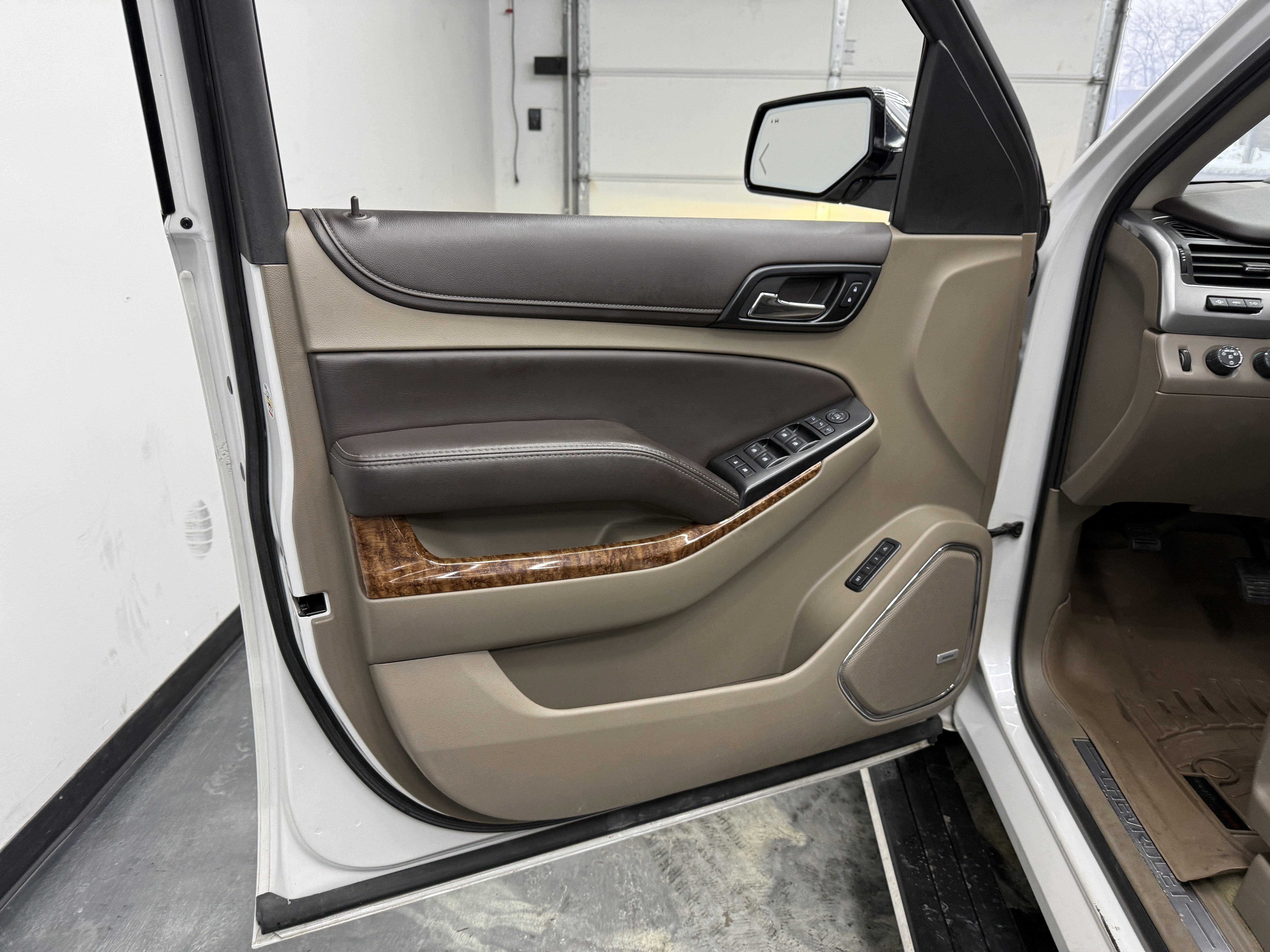 Used 2017 Chevrolet Suburban Premier image 10