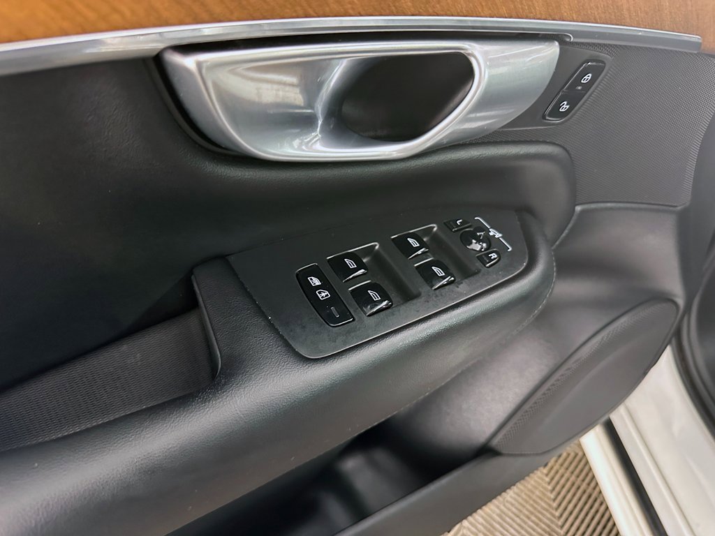 Used 2024 Volvo XC90 T8 Plus w/ Protection Package Premier image 43