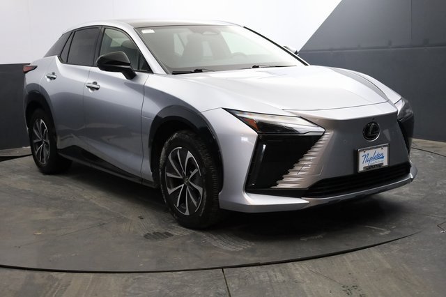 Used 2023 Lexus RZ 450e Premium w/ Technology Package image 2