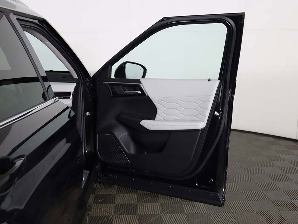 New 2025 Mitsubishi Outlander AWD image 27