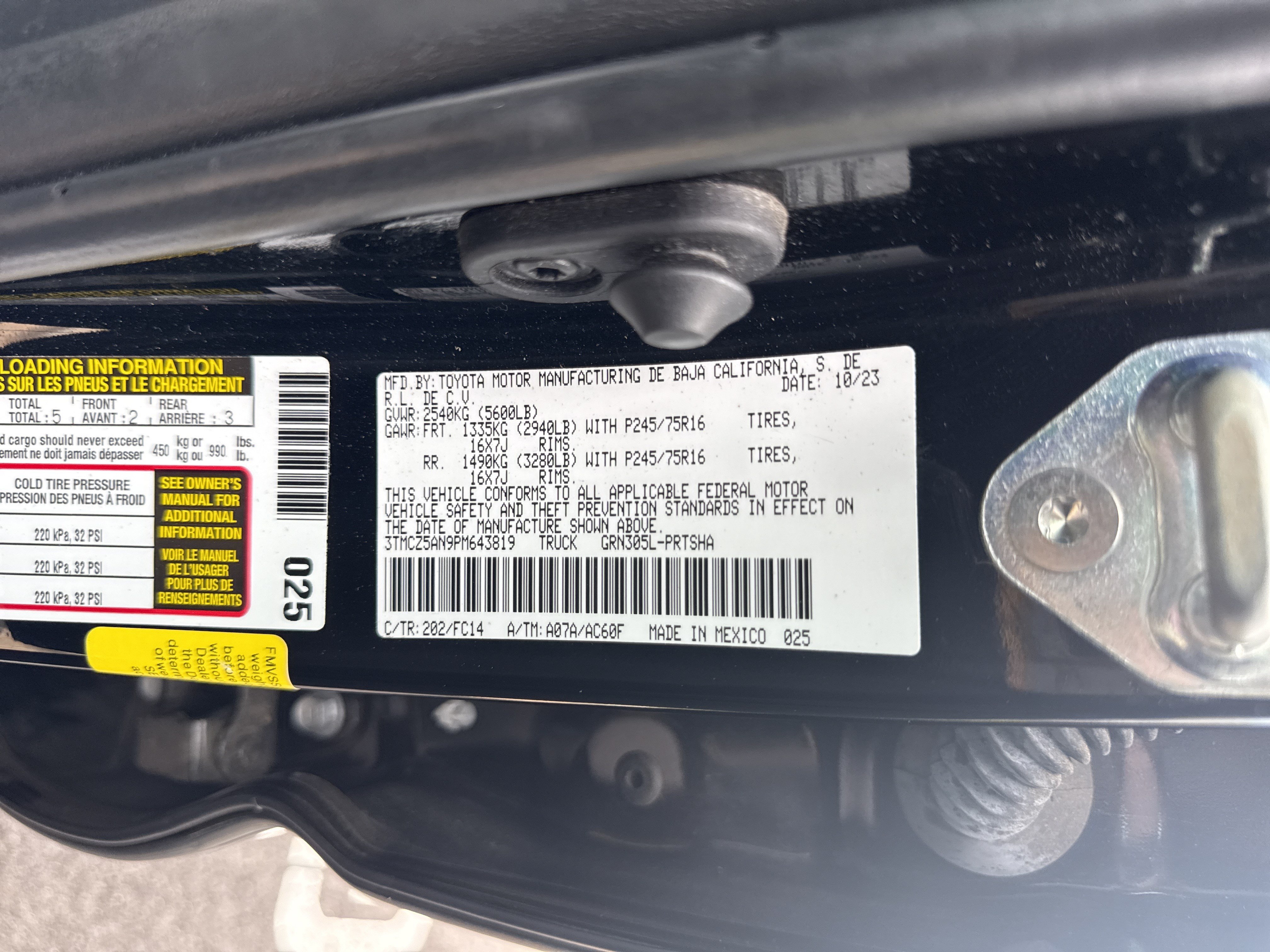Used 2023 Toyota Tacoma SR5 w/ Technology Package AWD/4WD image 3